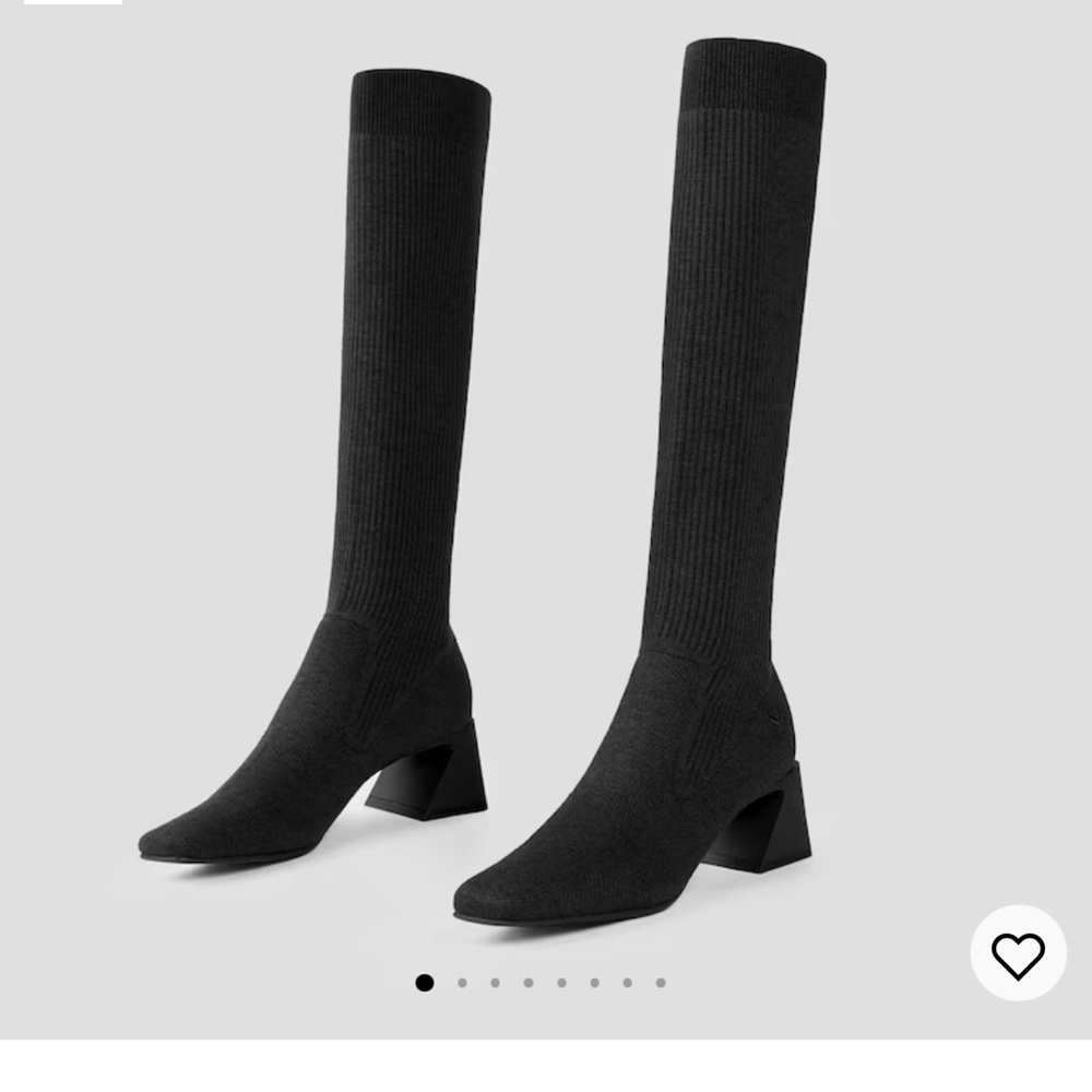 Vivaia Regina Black square toe pull-on knit knee high boots EUC/Like New